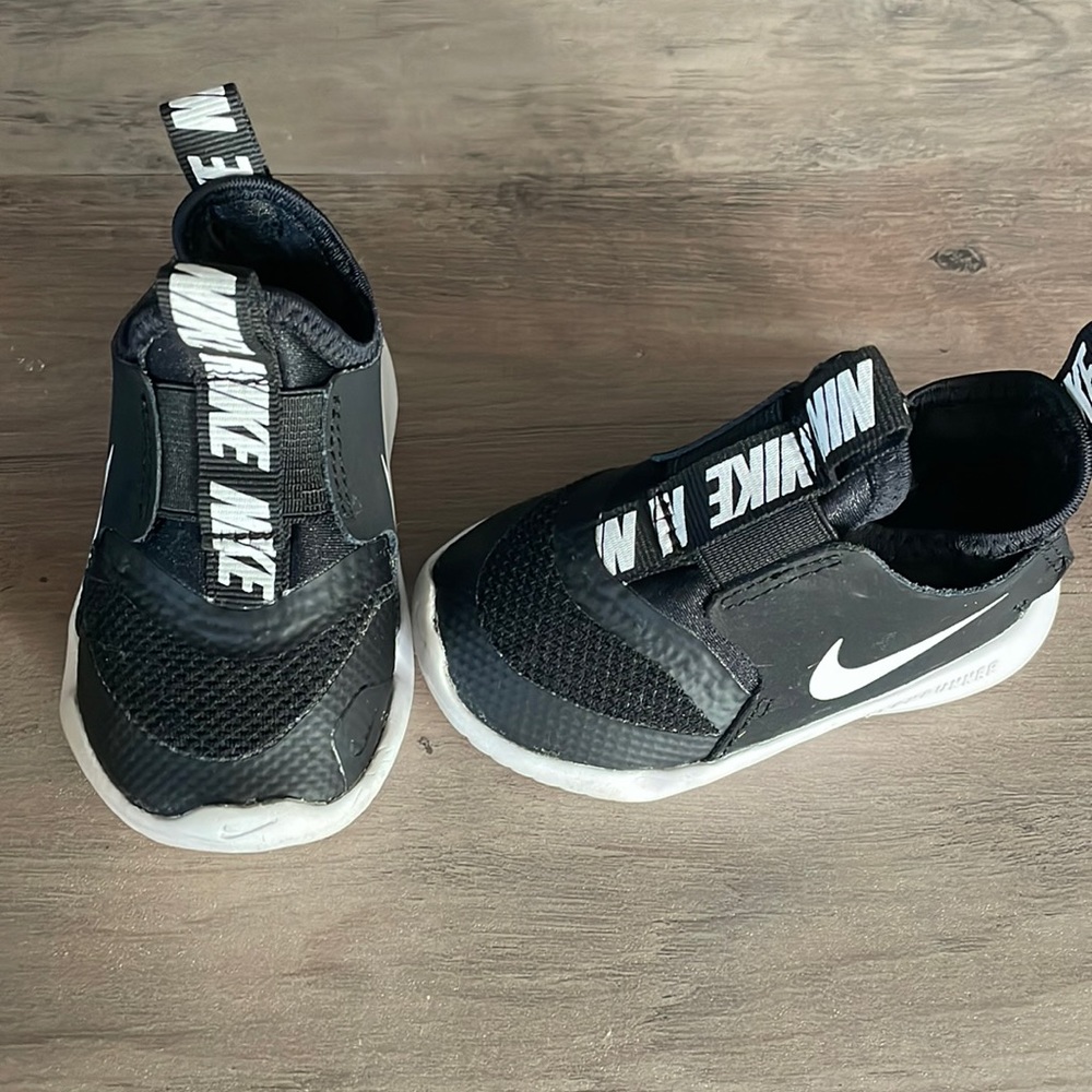 Nike Flex Runner
Baby/Toddler Shoes